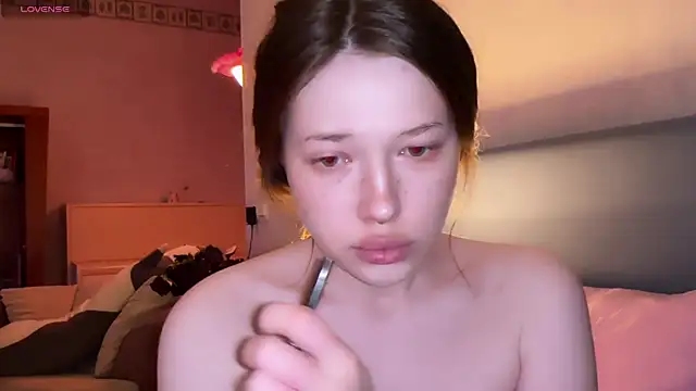 eva varnerr online show from June 2026 09:10:01 PM