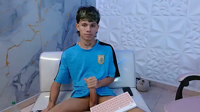 andy dan18 online show from April 2026 09:05:02 PM