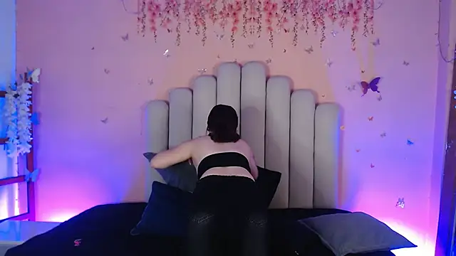 Sweetlu gh online show from October 2025 07:23:01 PM