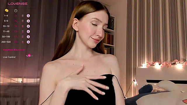 Awwwrora online show from January 2025 01:47:01 PM