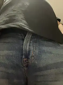 El Titan1998 online show from December 2024 01:22:01 AM