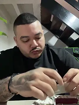 El Titan1998 online show from January 2025 01:29:01 PM