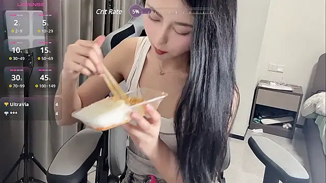 qiaoyi-666 online show from March 2025 12:00:01 PM