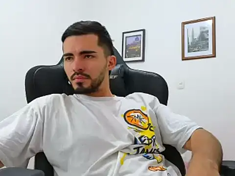 Massimoo 07 online show from December 2024 05:10:02 PM