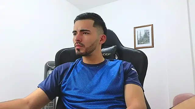 Massimoo 07 online show from January 2025 10:33:02 PM