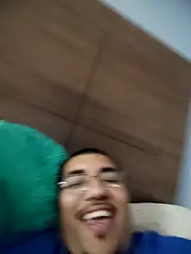 cloudy couple444 online show from April 2026 03:59:02 PM