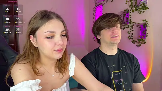 RobertAndLinela online show from December 2025 02:27:01 AM