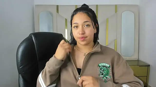 IsabellRodriguez18 online show from October 2025 03:53:02 AM