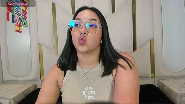 Snapshot of IsabellRodriguez18 chatting on July 2026 03:52:02 AM IsabellRodriguez18 online show from July 2026 03:52:02 AM