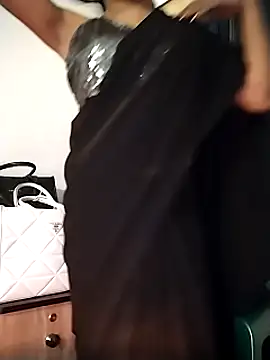 Aish29xh online show from March 2025 09:15:01 PM