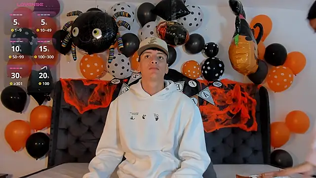 two milkyway online show from October 2025 12:49:02 PM