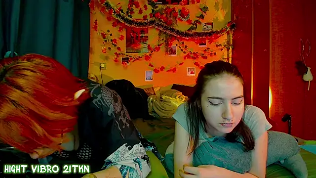 TrickyKitsune online show from November 2025 04:55:01 PM