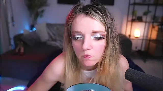 Magnetic Amy online show from February 2025 01:49:02 PM