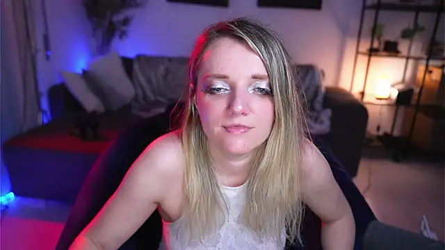 Magnetic Amy online show from March 2025 04:22:02 PM