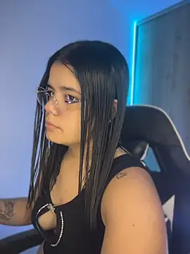 pretty angela1 online show from April 2026 02:00:01 AM