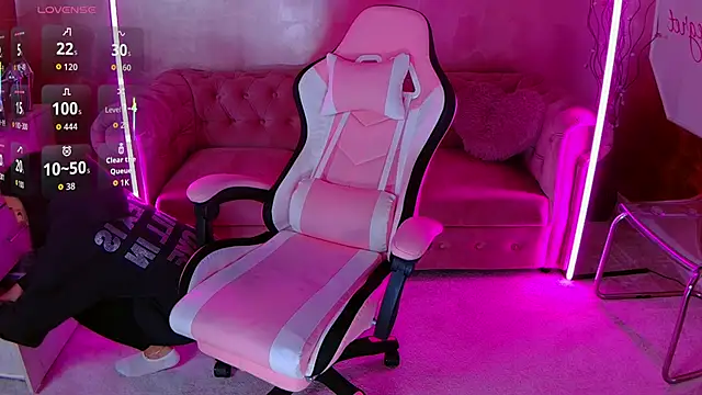 evanew  online show from October 2025 04:25:02 PM