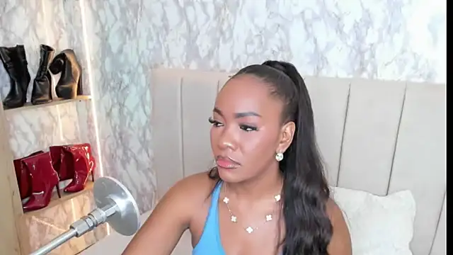 whiitneyfox online show from October 2025 09:41:01 PM