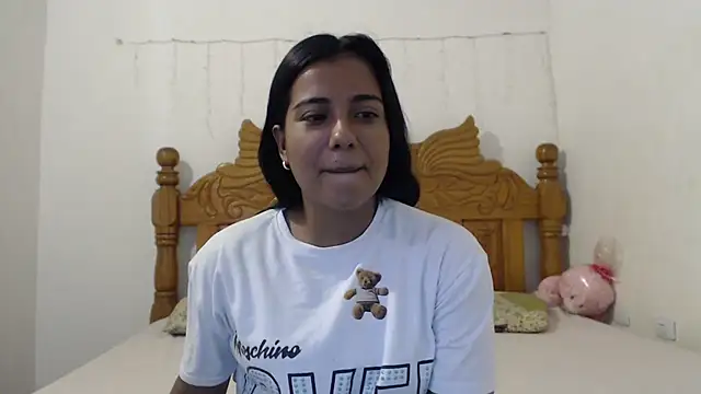 Snapshot of Coral0403 chatting on January 2025 06:28:01 PM Coral0403 online show from January 2025 06:28:01 PM