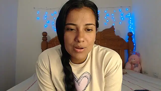 Snapshot of Coral0403 chatting on February 2025 07:38:02 PM Coral0403 online show from February 2025 07:38:02 PM