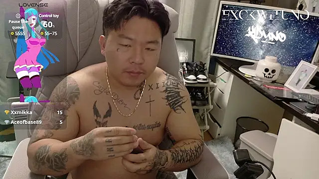 Snapshot of fxckwituno chatting on January 2025 04:30:02 PM fxckwituno online show from January 2025 04:30:02 PM