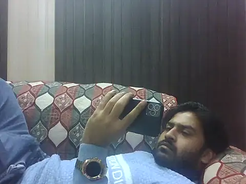 indihotguy online show from December 2025 11:59:01 AM