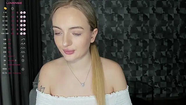 Snapshot of A_delina chatting on November 2025 01:32:01 PM A delina online show from November 2025 01:32:01 PM