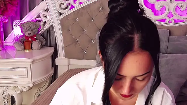 KimKhallifa online show from September 2025 02:57:01 AM