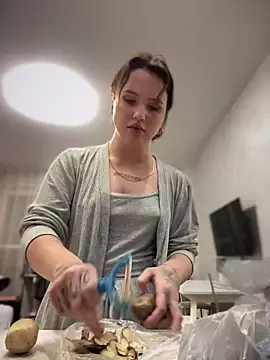 sunnysunday online show from December 2024 01:28:02 PM