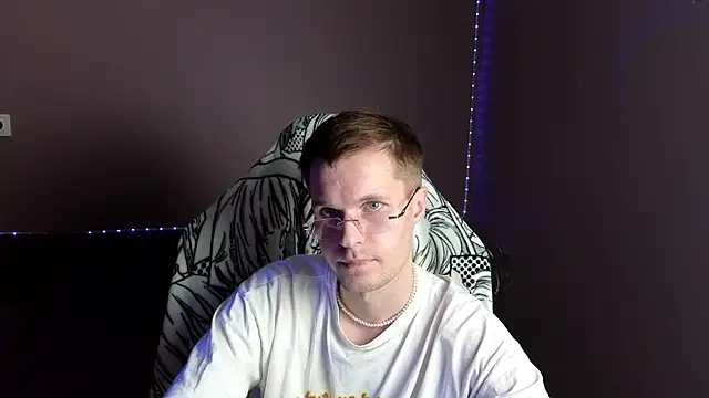 Leonnextdoor online show from January 2025 12:57:02 PM