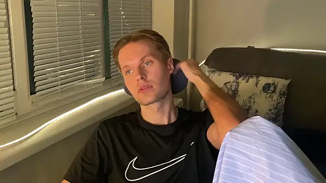 Leonnextdoor online show from January 2026 06:55:02 PM