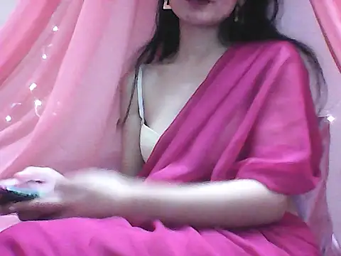 Snapshot of roseofvenom chatting on December 2024 09:20:01 PM roseofvenom online show from December 2024 09:20:01 PM