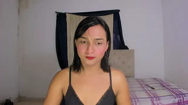 Snapshot of Miss_noah18 chatting on January 2025 08:01:01 PM Miss noah18 online show from January 2025 08:01:01 PM