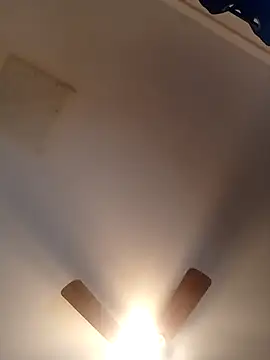 k1oudE online show from February 2026 02:26:01 AM