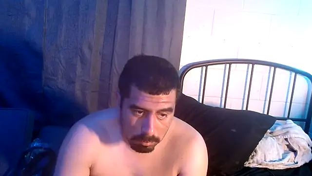 Snapshot of k1oudE chatting on April 2026 06:43:01 PM k1oudE online show from April 2026 06:43:01 PM