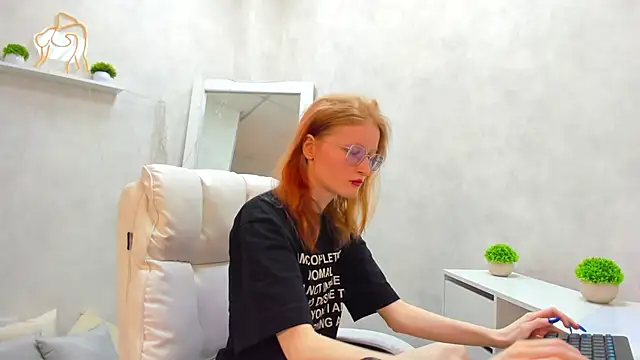 ElizabethHarpper online show from March 2025 08:15:01 AM