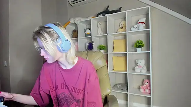 ElizabethHarpper online show from November 2025 01:07:02 AM