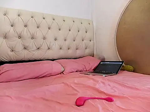 Snapshot of Rocket1978 chatting on October 2025 12:17:02 PM Rocket1978 online show from October 2025 12:17:02 PM