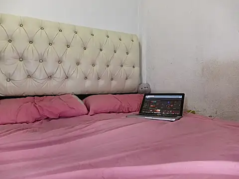 Snapshot of Rocket1978 chatting on November 2025 03:36:01 PM Rocket1978 online show from November 2025 03:36:01 PM