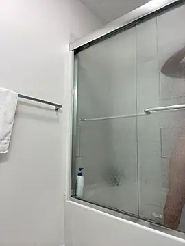 tcadle1824 online show from April 2026 06:24:02 PM