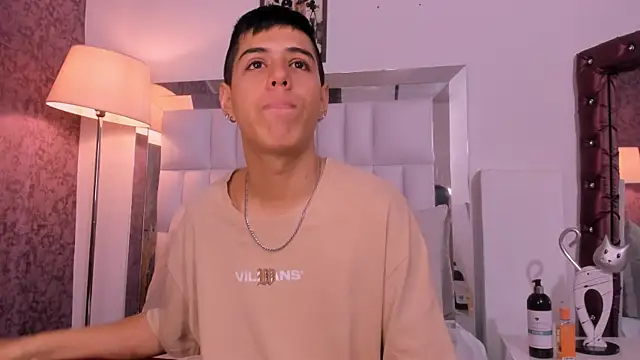 Angel Khouri online show from February 2025 08:13:01 PM