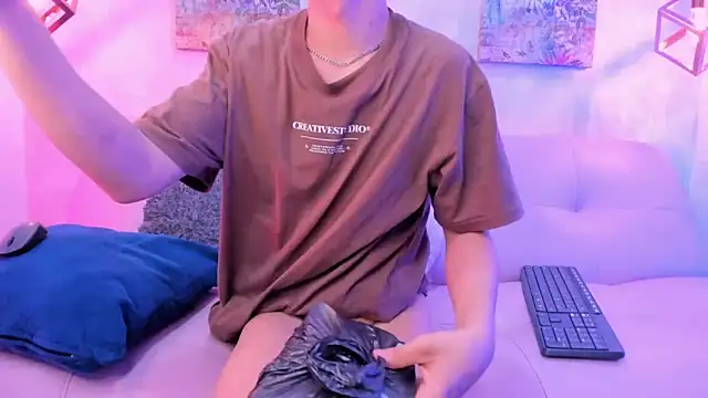 Angel Khouri online show from February 2025 02:19:02 AM