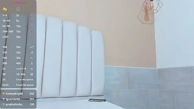 DAVID VICTORIAA online show from February 2025 06:51:01 PM