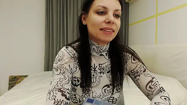 Snapshot of MissAprilBlack chatting on October 2025 09:00:01 AM MissAprilBlack online show from October 2025 09:00:01 AM