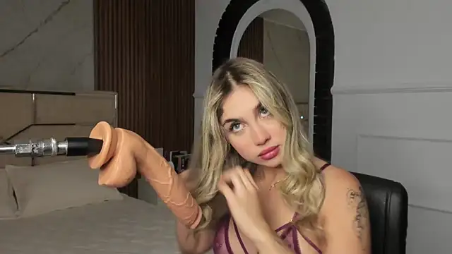 EmiilyHendriixx online show from February 2025 08:53:01 PM