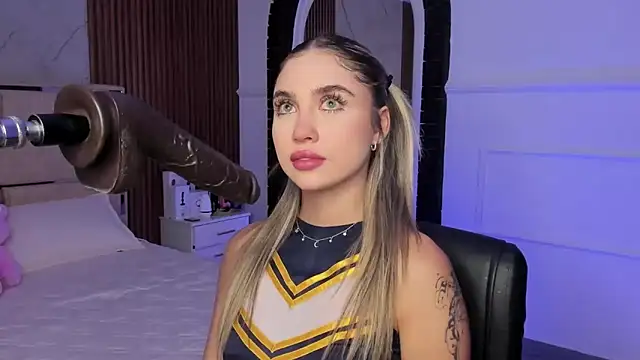 EmiilyHendriixx online show from February 2025 09:11:02 PM