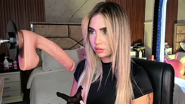 EmiilyHendriixx online show from September 2025 08:21:02 PM