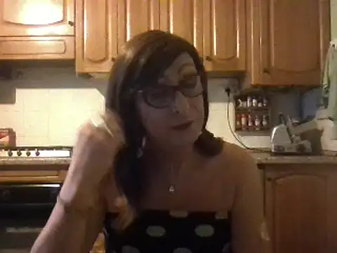 Snapshot of Tiabet chatting on October 2025 09:39:02 PM Tiabet online show from October 2025 09:39:02 PM