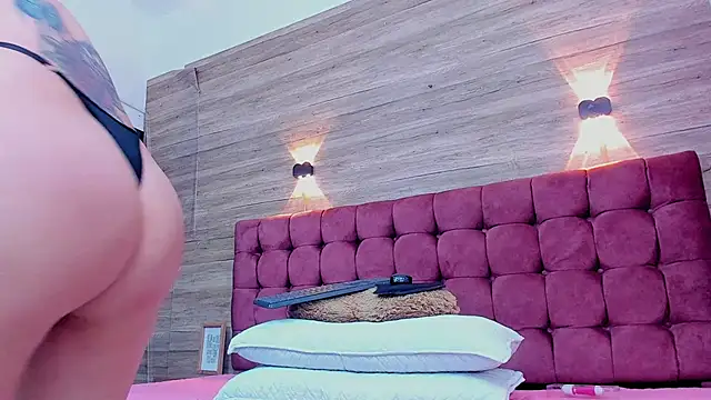 Annie kurt  online show from January 2025 08:18:02 AM