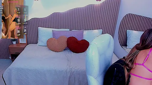 Annie kurt  online show from September 2025 05:24:01 PM