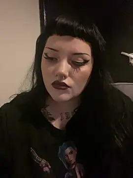Gothicsiren online show from January 2025 10:24:01 PM